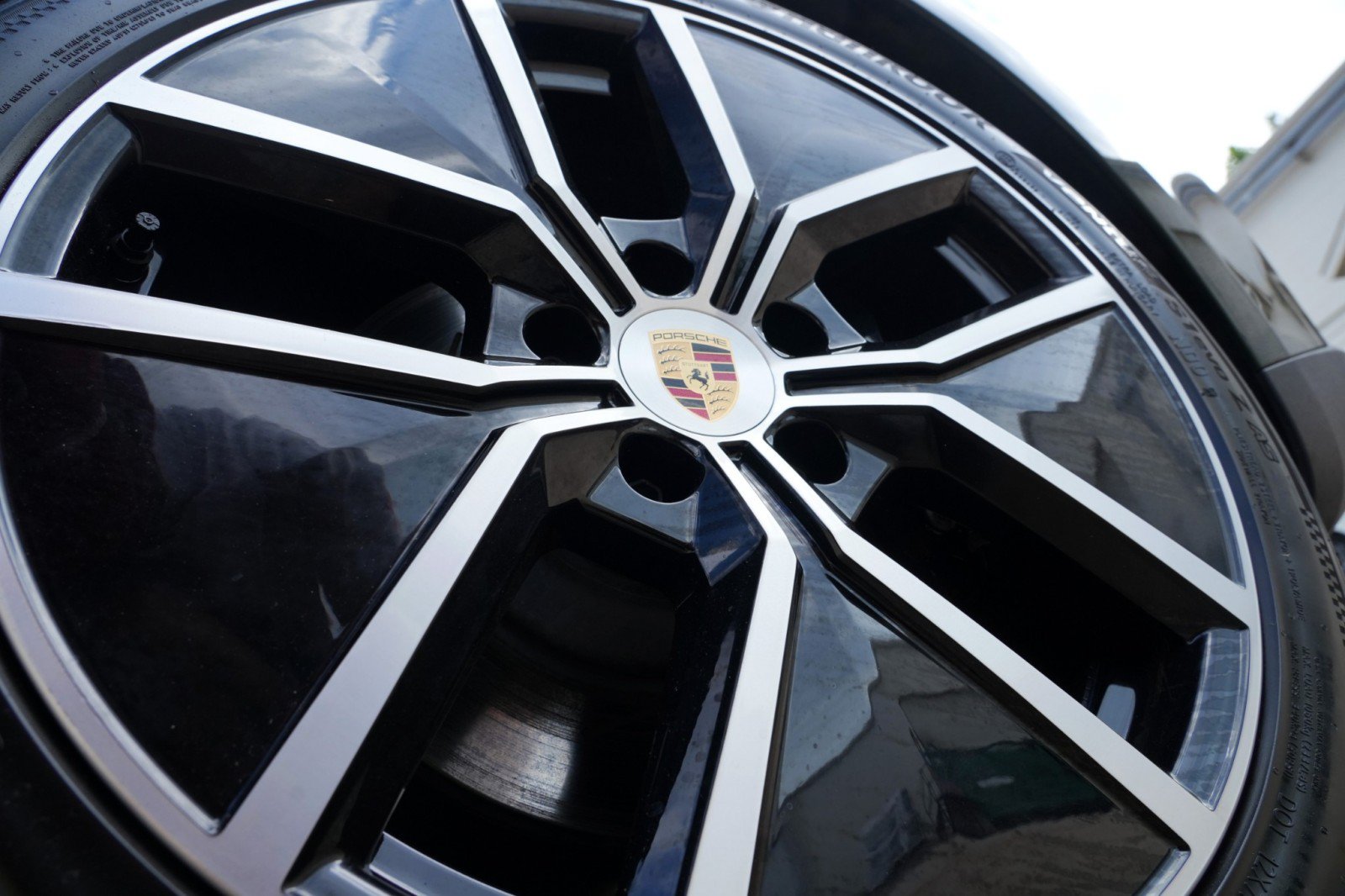Used 2025 Porsche Panamera 4S w/ Premium Package AWD/4WD image 68
