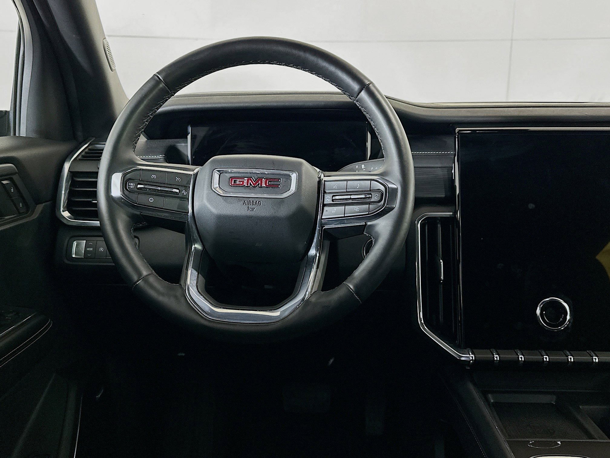 Used 2025 GMC Acadia Elevation image 18