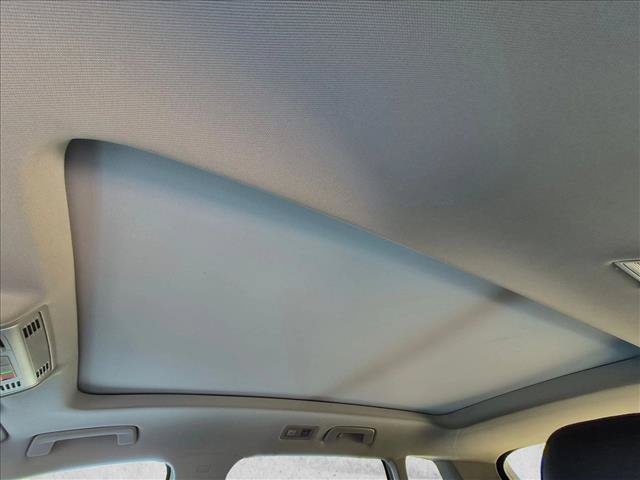 Used 2023 Volkswagen Taos SE w/ Panoramic Sunroof Package AWD/4WD image 15