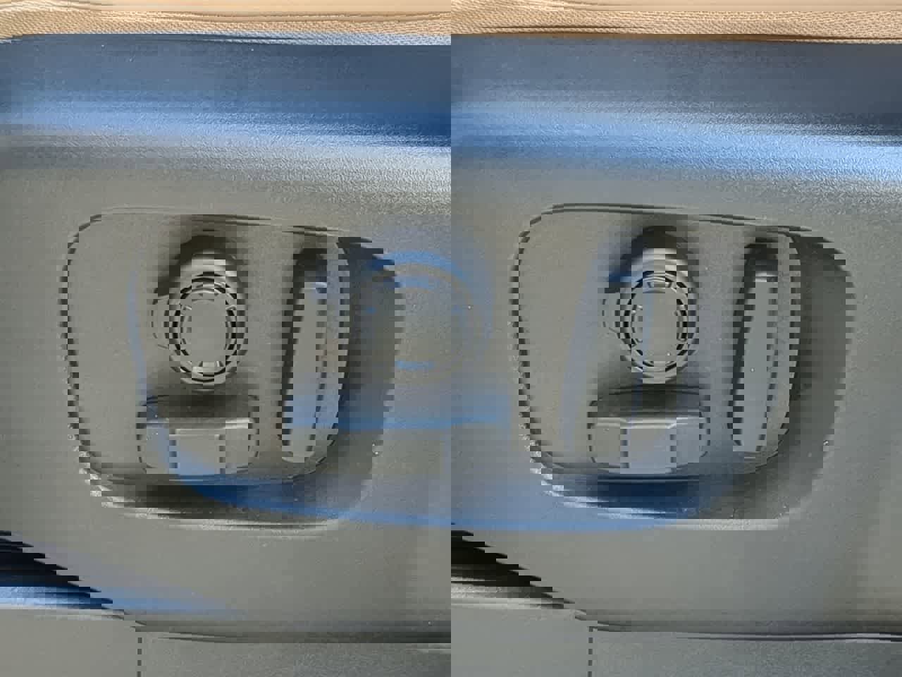 Used 2023 Land Rover Discovery HSE R-Dynamic image 18