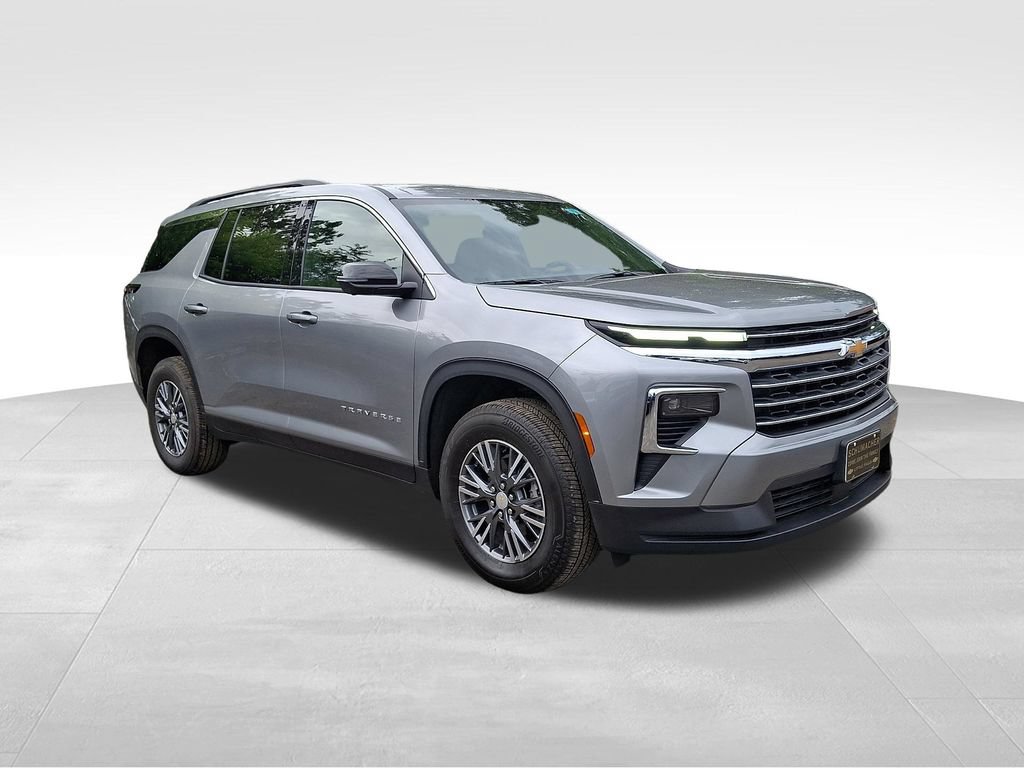 Used 2026 Chevrolet Traverse LT w/ Driver Confidence Package FWD image 1