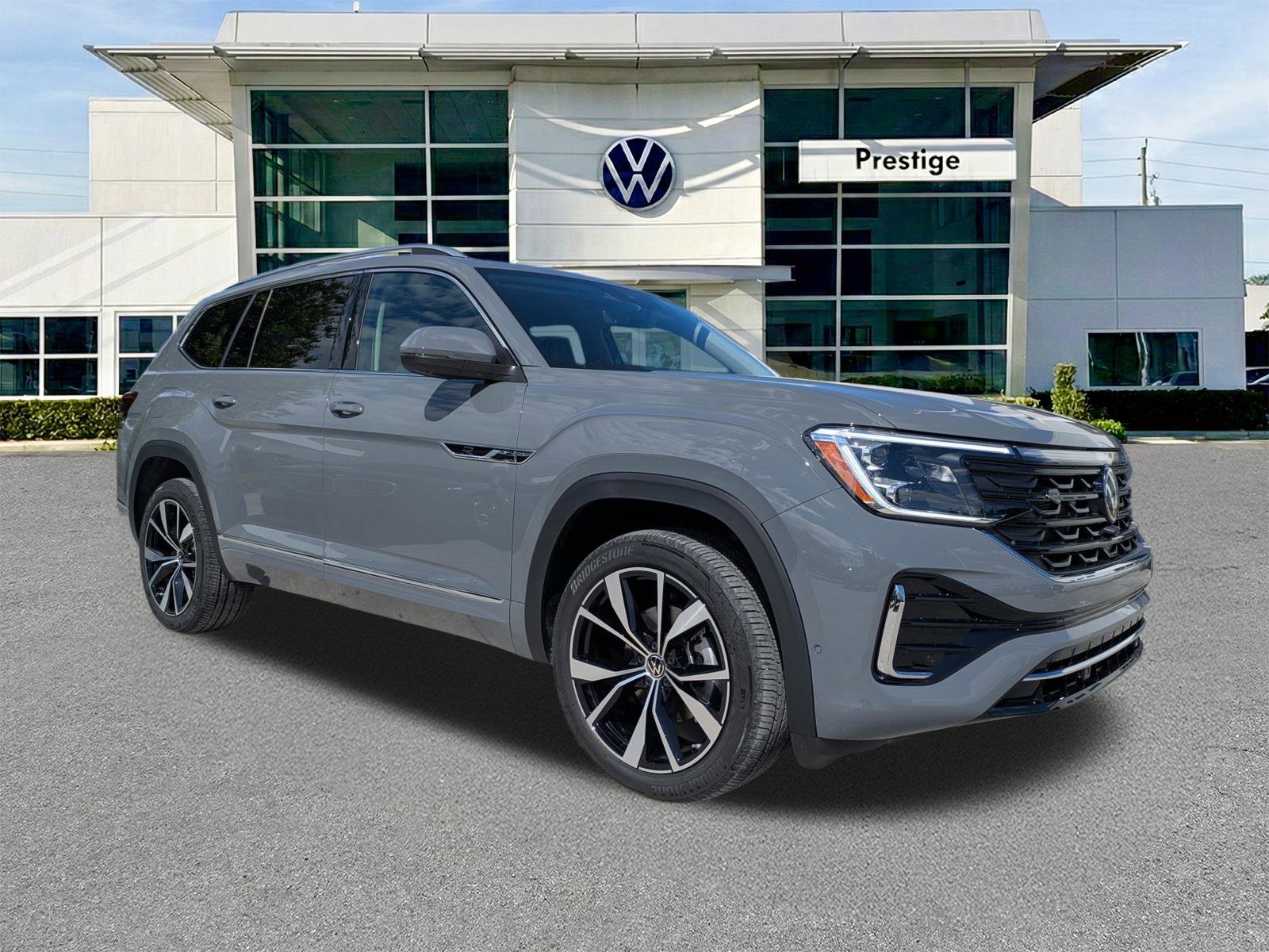 New 2026 Volkswagen Atlas SEL Premium R-Line image 1