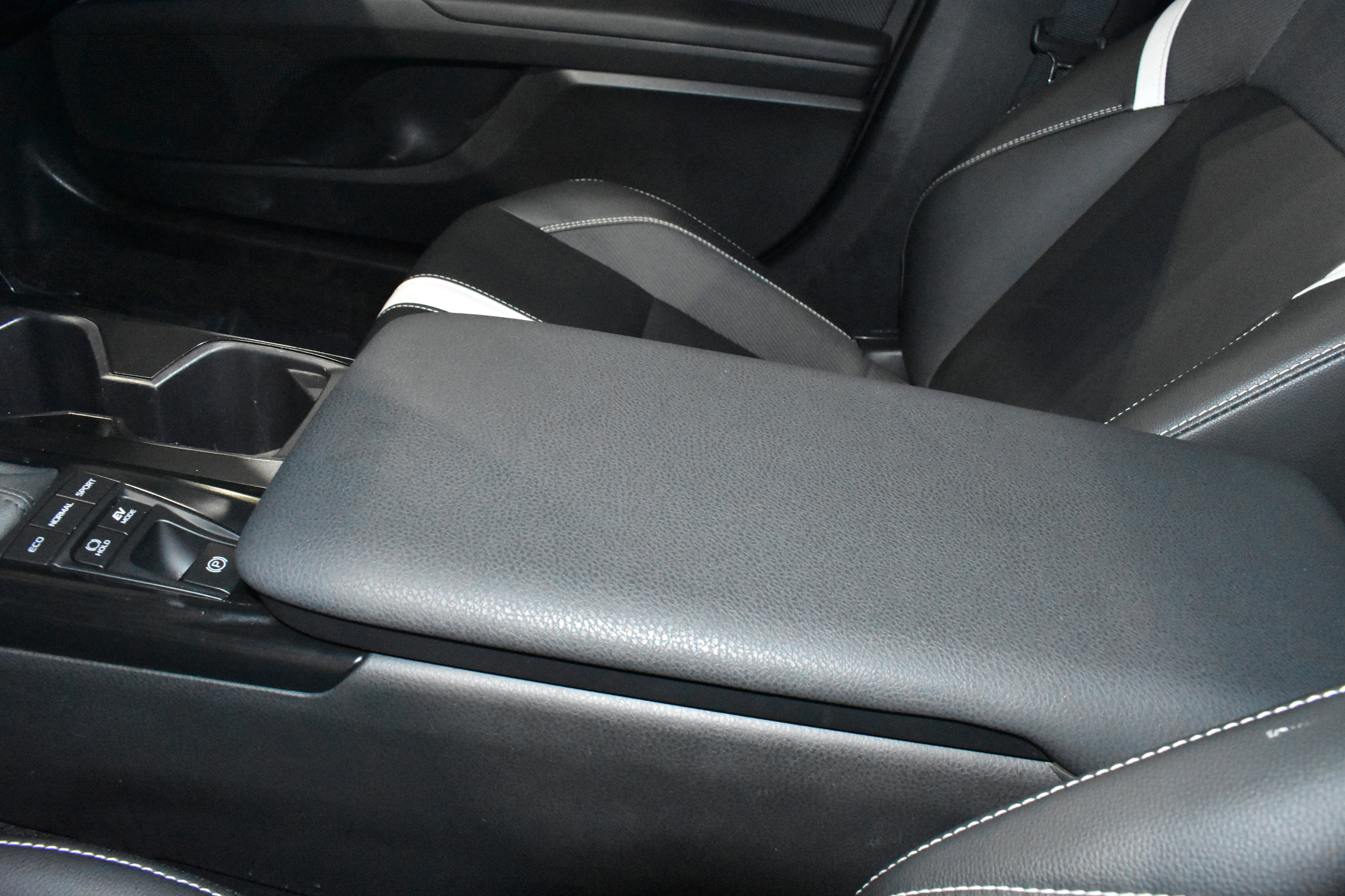 Used 2025 Toyota Camry SE image 20