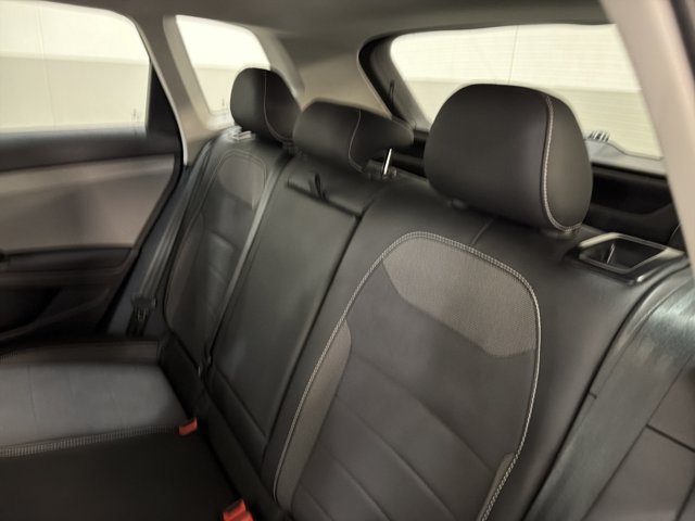Certified 2022 Volkswagen Taos SE AWD/4WD image 21