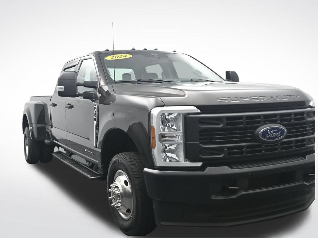 Used 2024 Ford F350 XL AWD/4WD image 3