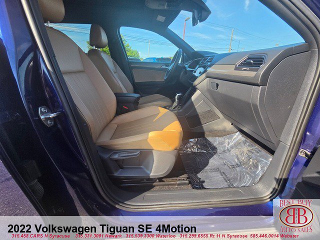 Used 2022 Volkswagen Tiguan SE w/ Panoramic Sunroof Package AWD/4WD image 14
