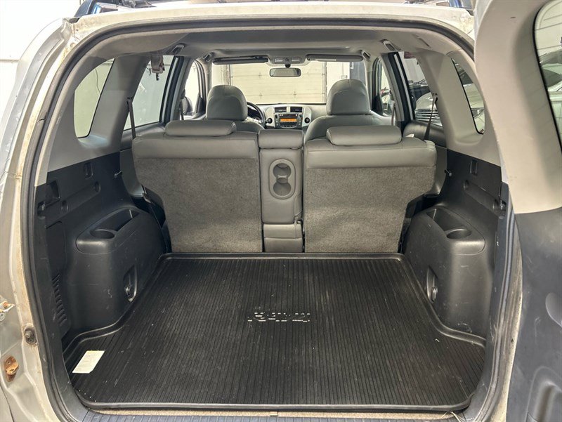 Used 2007 Toyota RAV4 Limited image 27