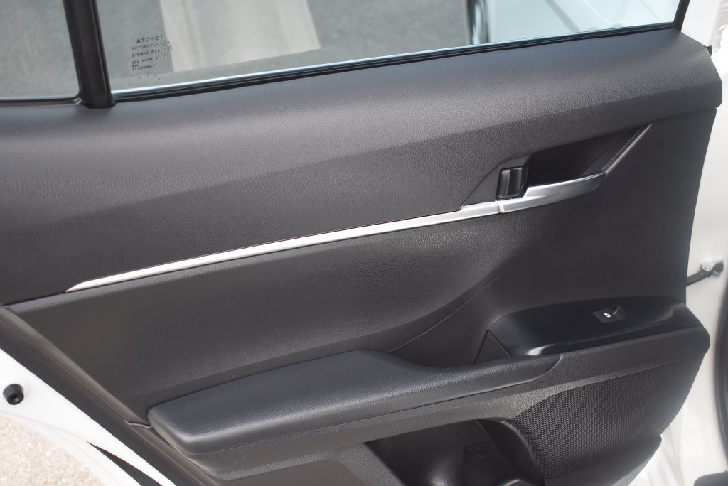 Used 2020 Toyota Camry LE FWD image 13