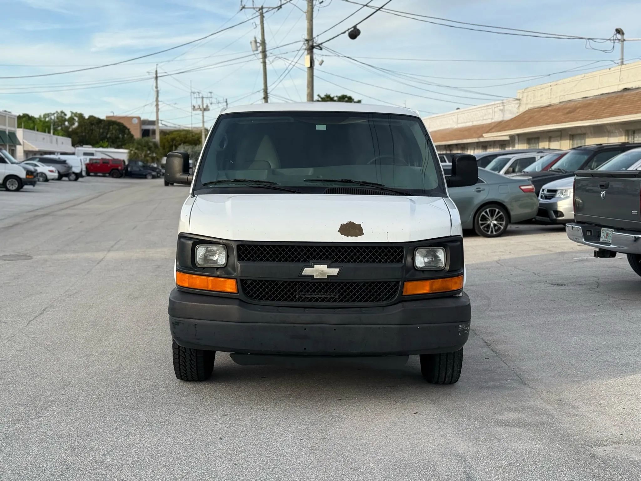 Used 2010 Chevrolet Express 2500 Extended image 2