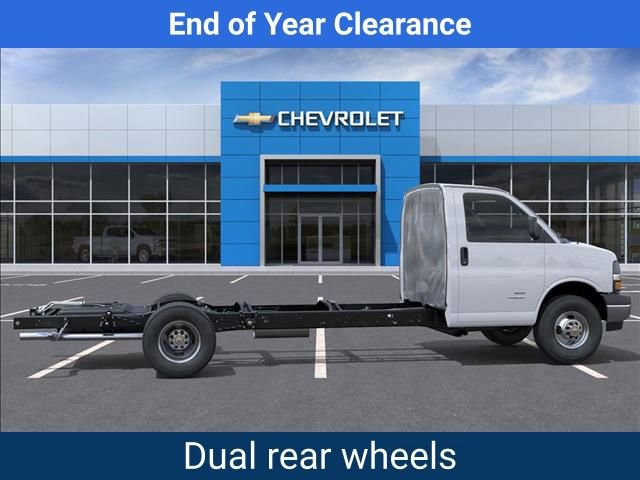 New 2025 Chevrolet Express 4500 w/ Power Convenience Package image 5