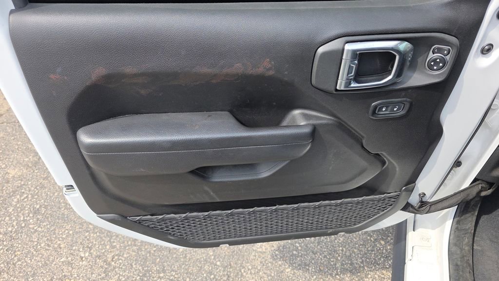 Used 2024 Jeep Wrangler Unlimited image 13