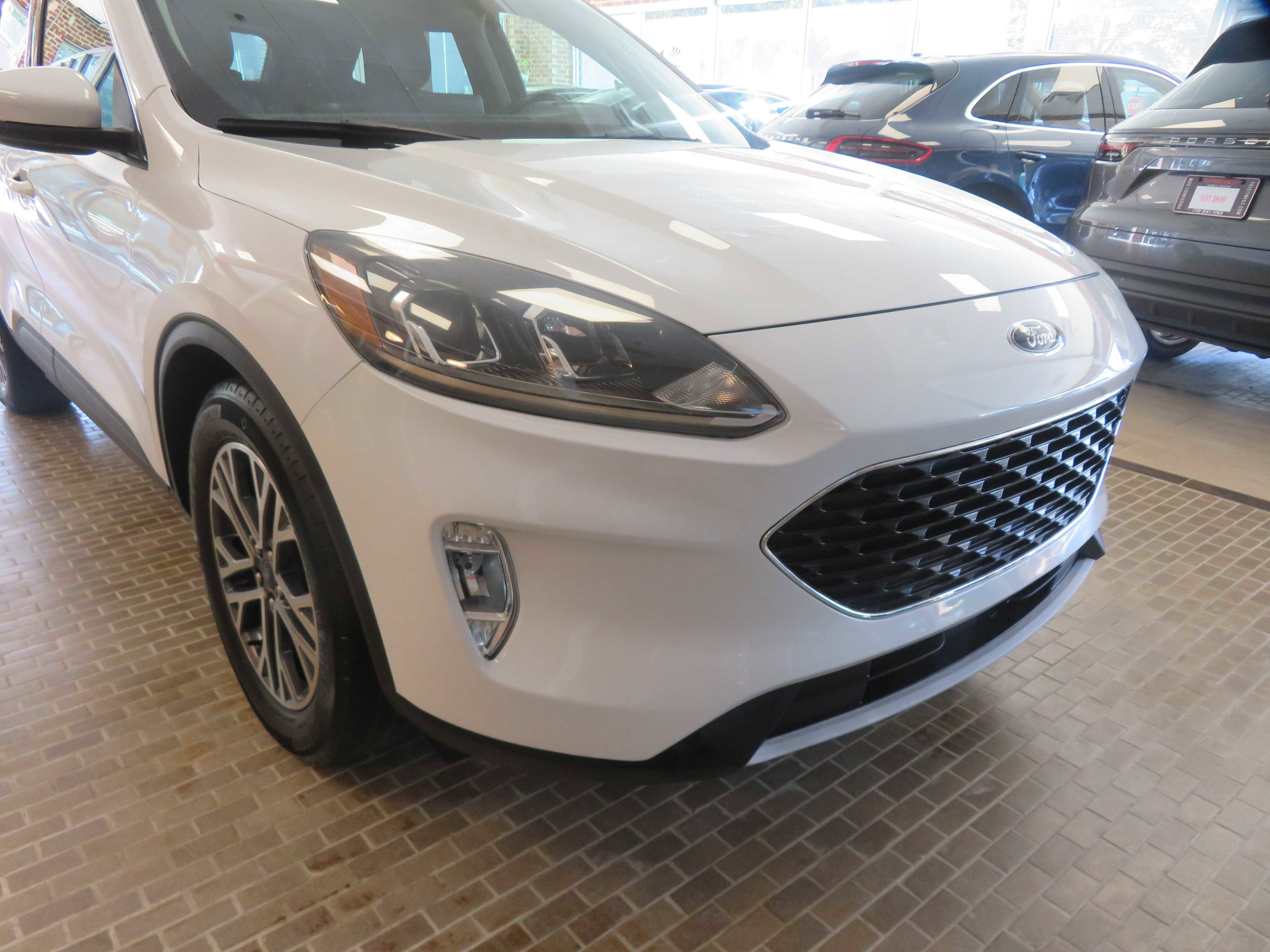 Used 2020 Ford Escape SEL image 52