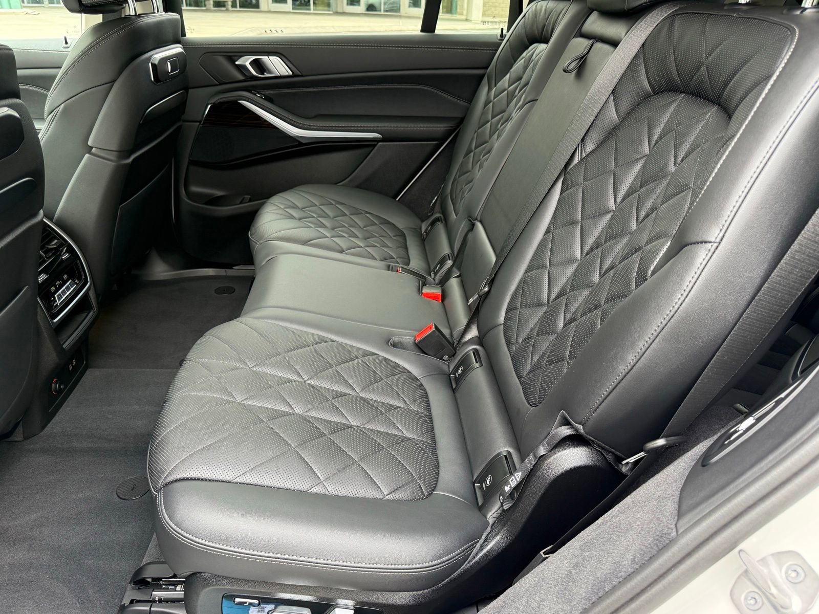 Certified 2024 BMW X7 xDrive40i AWD/4WD image 31