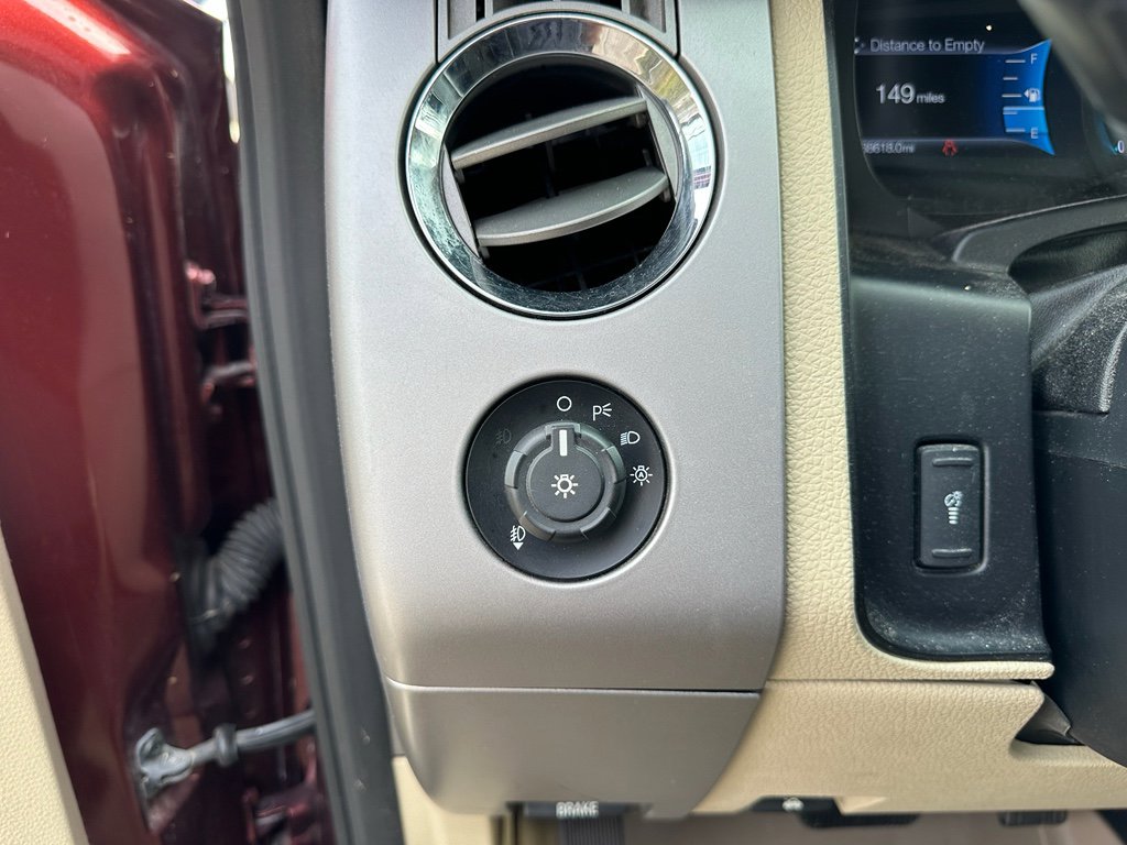 Used 2017 Ford Expedition Limited image 18