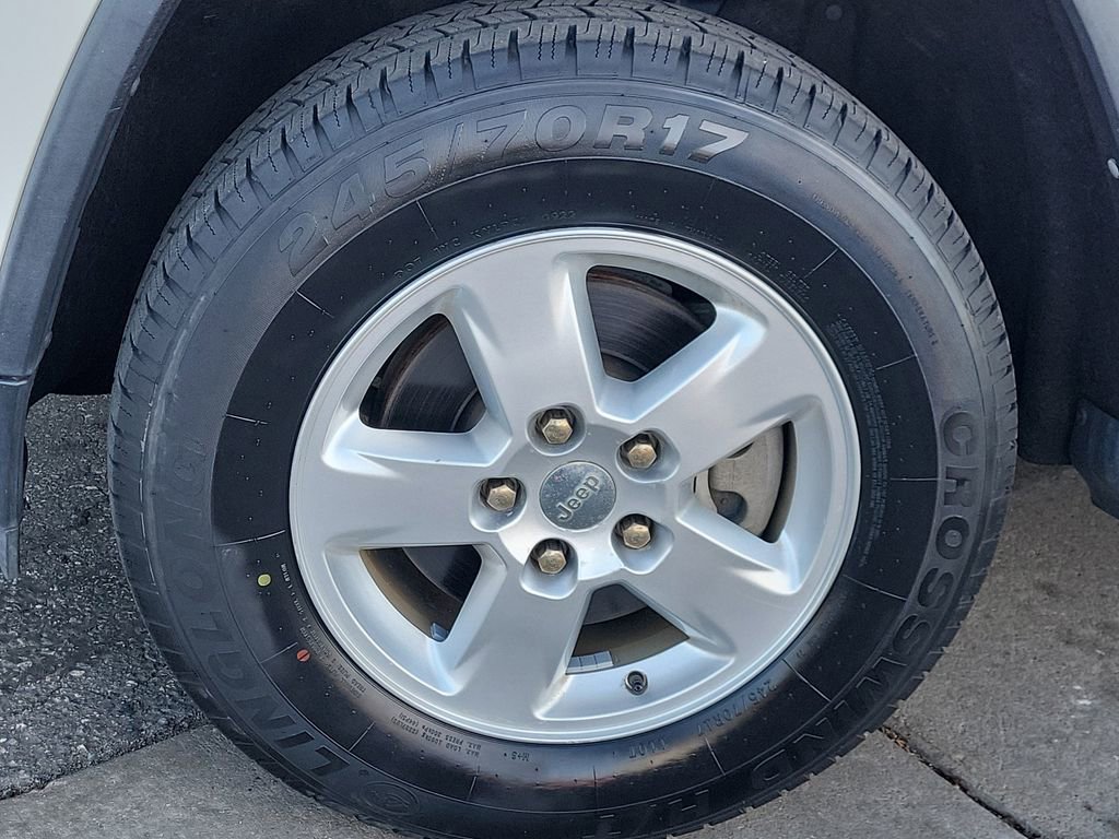 Used 2012 Jeep Grand Cherokee Laredo image 21