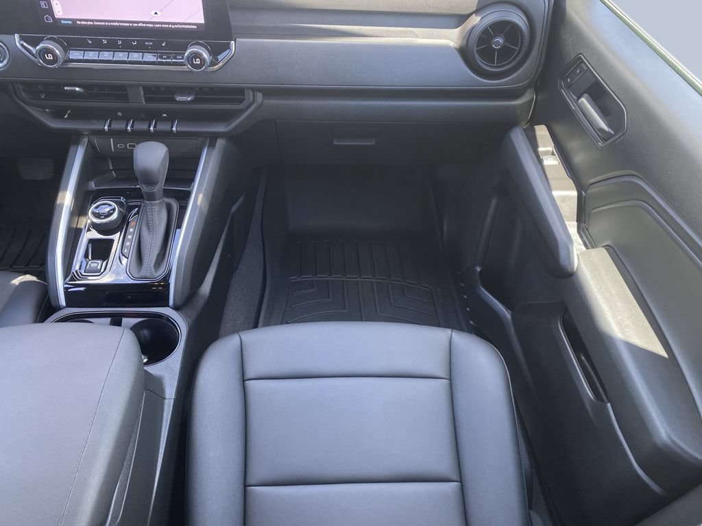 Used 2026 Chevrolet Colorado Trail Boss AWD/4WD image 14