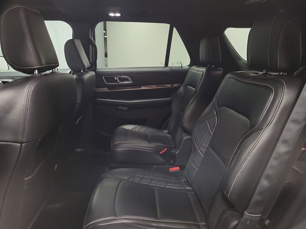 Used 2018 Ford Explorer Platinum AWD/4WD image 22
