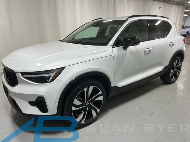 Used 2024 Volvo XC40 B5 Ultimate w/ Climate Package AWD/4WD image 1
