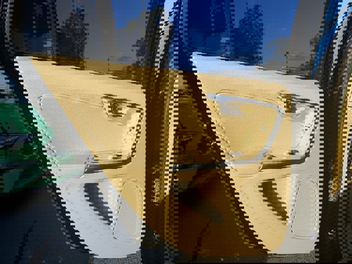 Used 2015 Volvo V60 T5 Platinum image 19