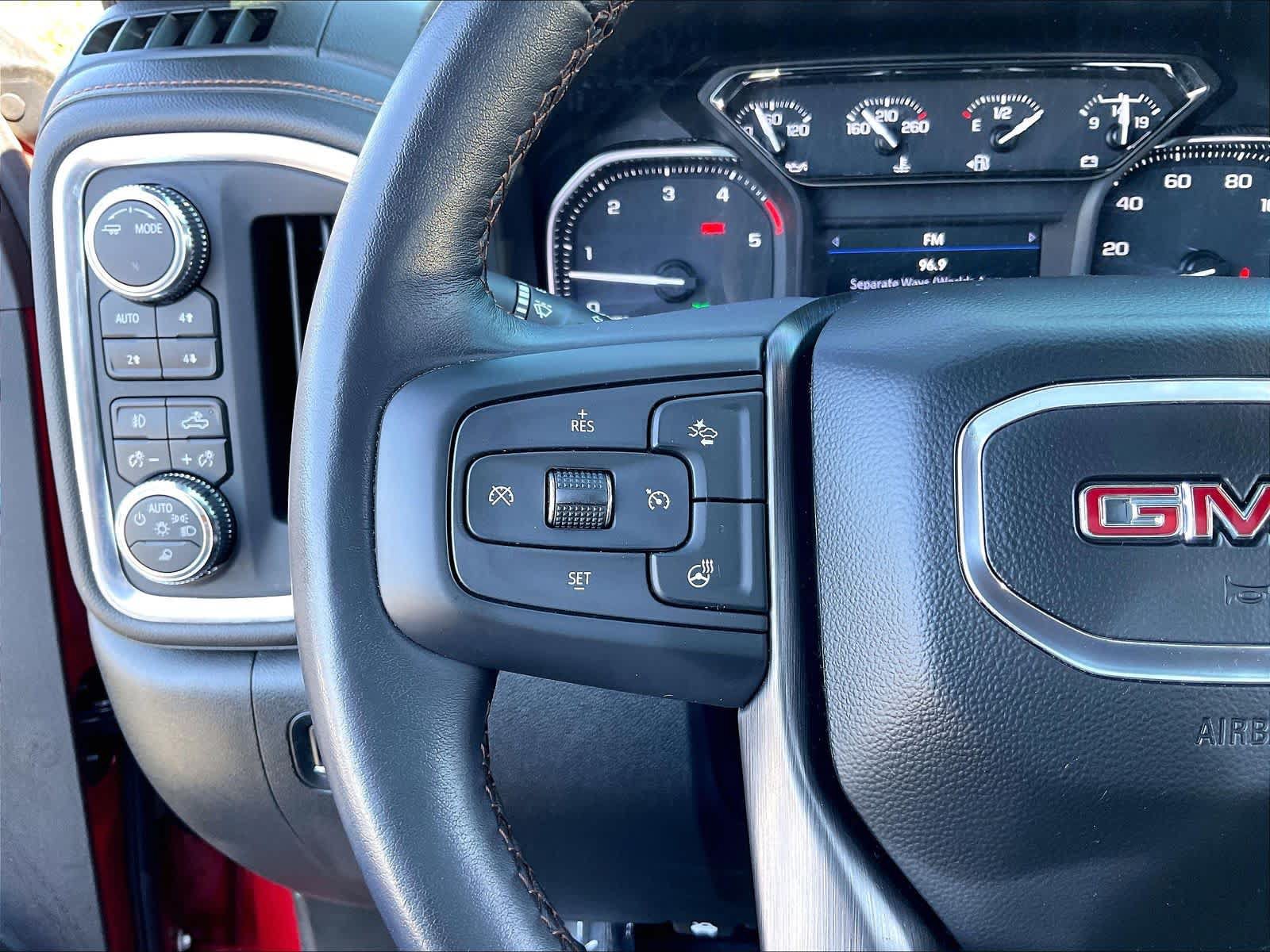 Used 2022 GMC Sierra 2500 AT4 w/ AT4 Preferred Package AWD/4WD image 18