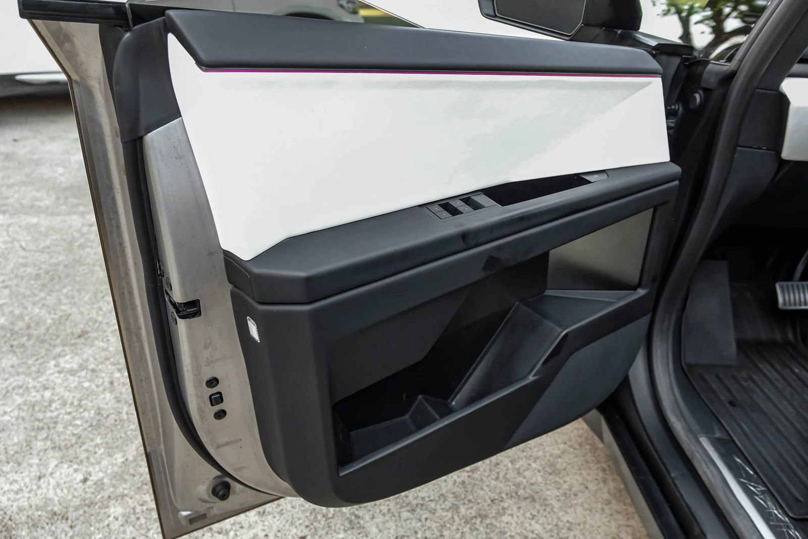 Used 2024 Tesla Cybertruck Cyberbeast AWD/4WD image 59