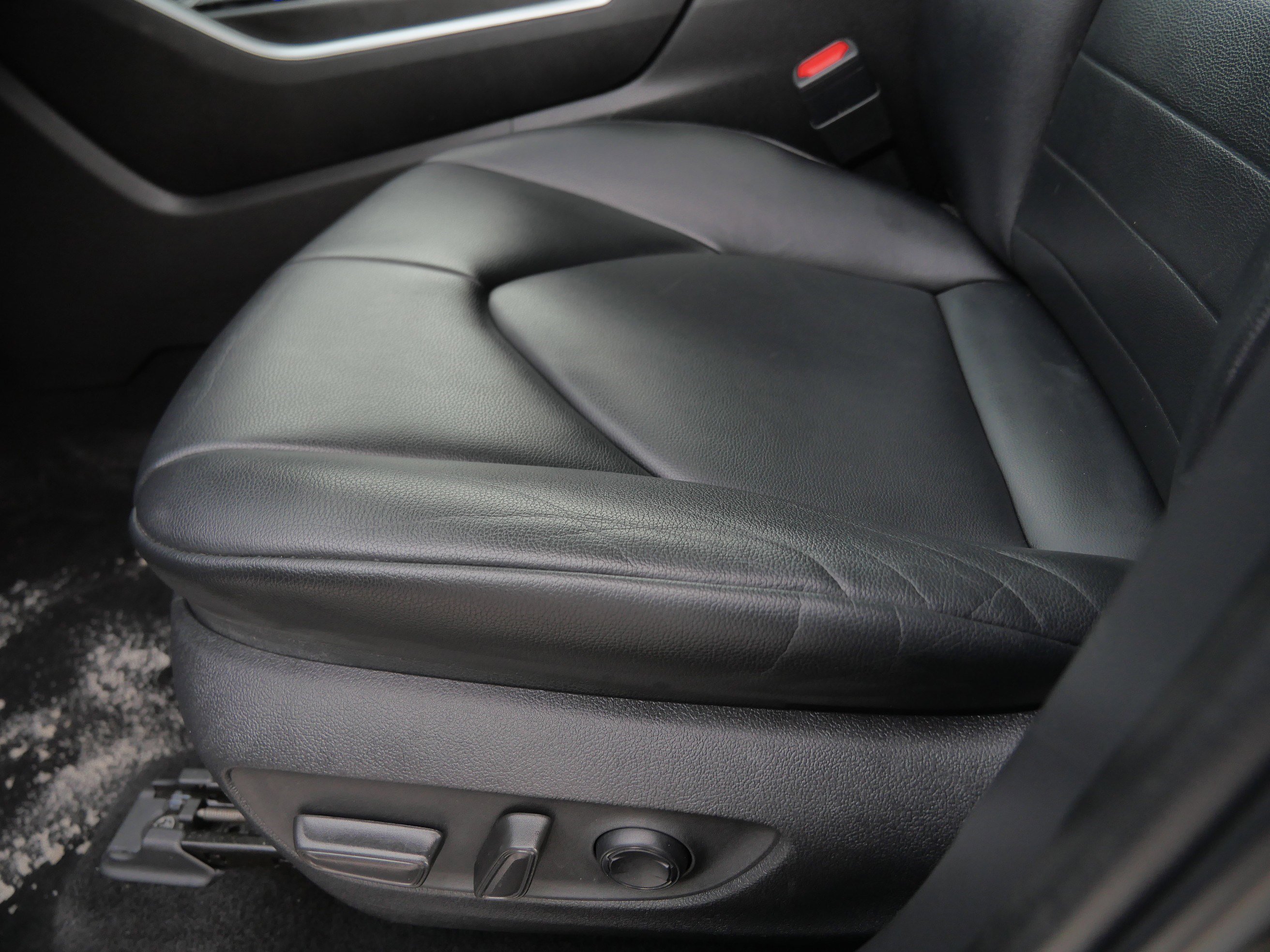 Used 2022 Toyota Highlander XLE image 21