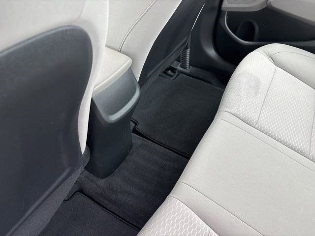 Used 2019 Hyundai Elantra SE image 31