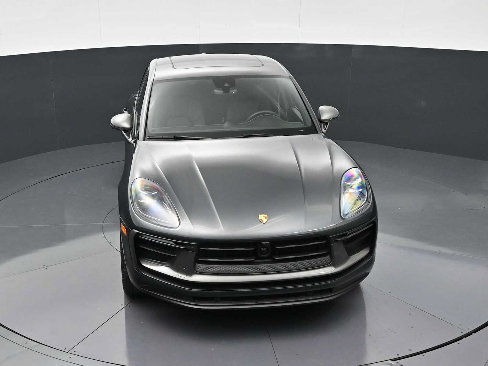 Certified 2025 Porsche Macan Turbo AWD/4WD image 37