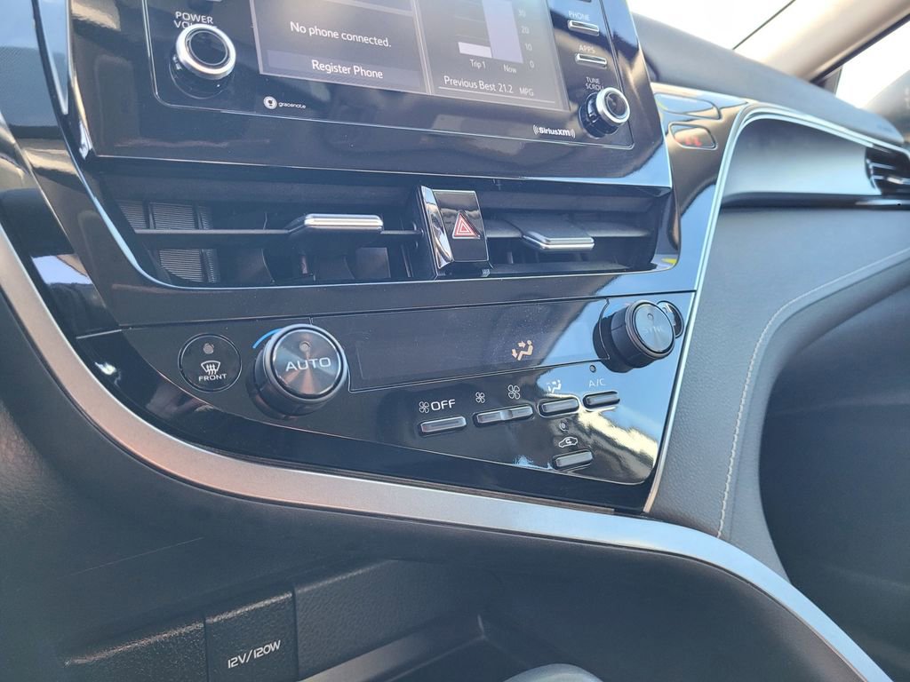 Used 2024 Toyota Camry SE image 15