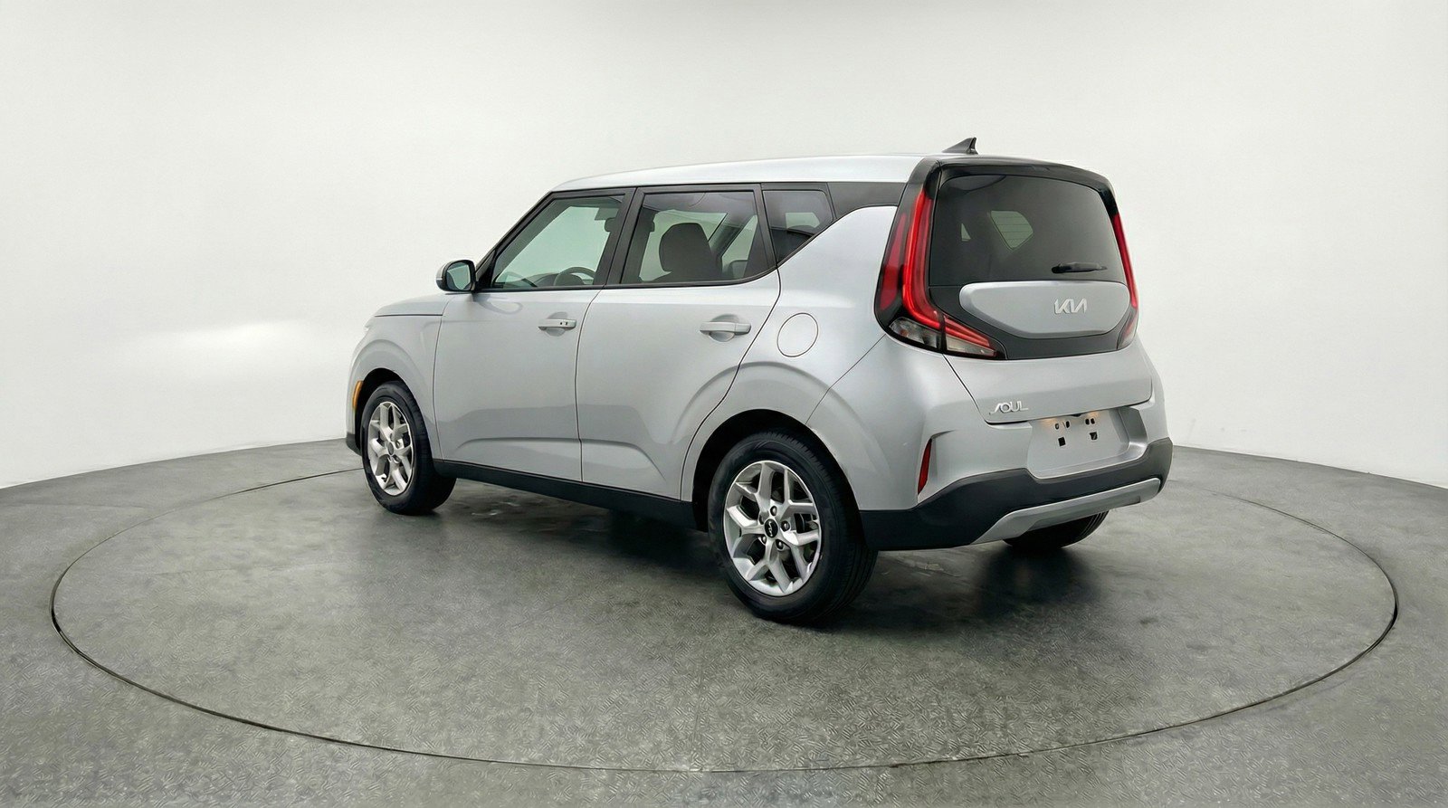 Used 2025 Kia Soul LX w/ LX Technology Package FWD image 6