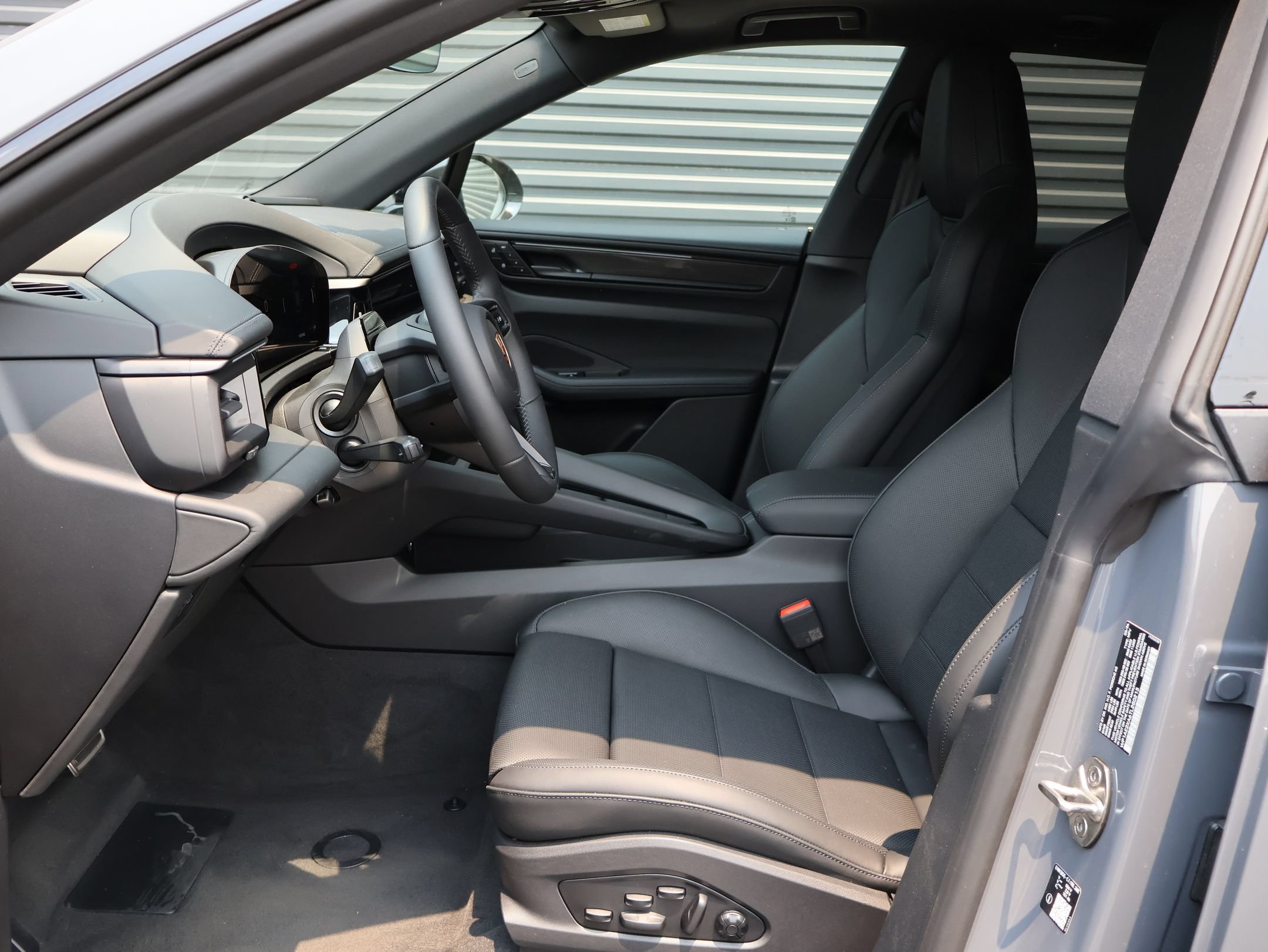 New 2026 Porsche Macan GTS Electric AWD/4WD image 5