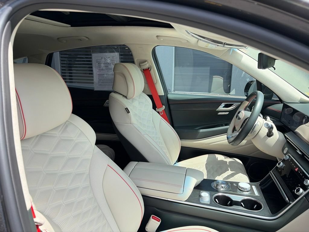Certified 2025 Genesis GV80 3.5T AWD/4WD image 9