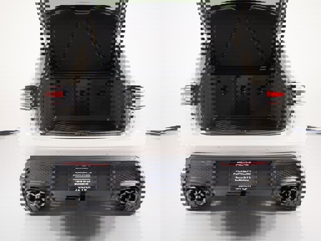 New 2026 Porsche Macan S image 38