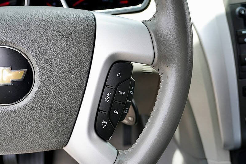 Used 2011 Chevrolet Traverse LT w/ Personal Connectivity Package AWD/4WD image 33