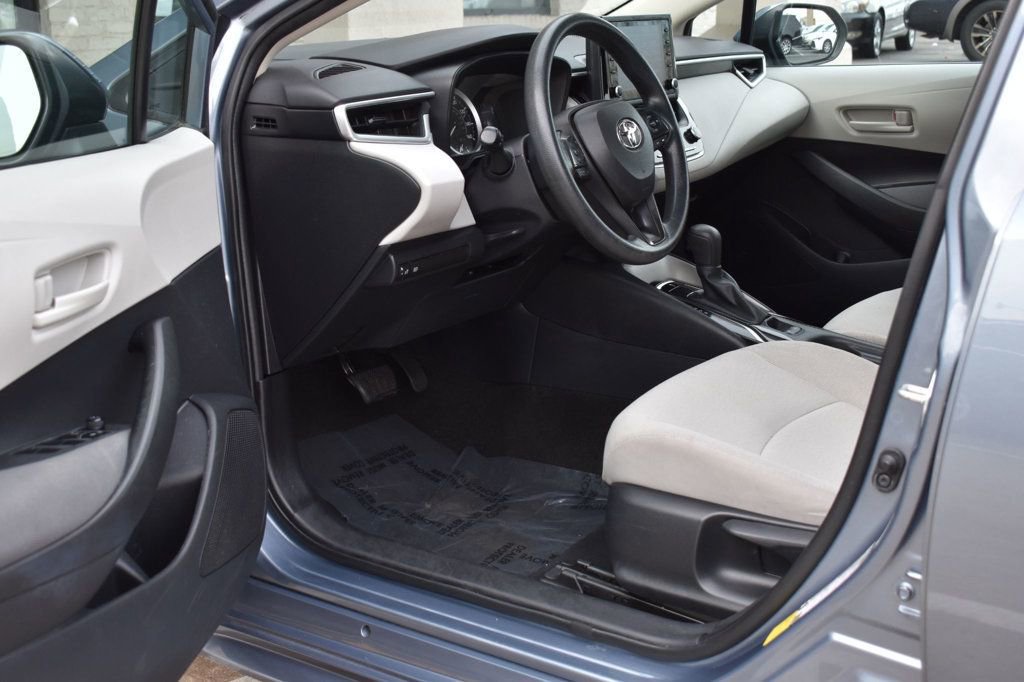Used 2022 Toyota Corolla LE image 16