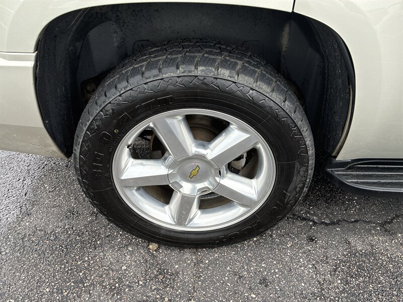 Used 2014 Chevrolet Tahoe LTZ AWD/4WD image 11