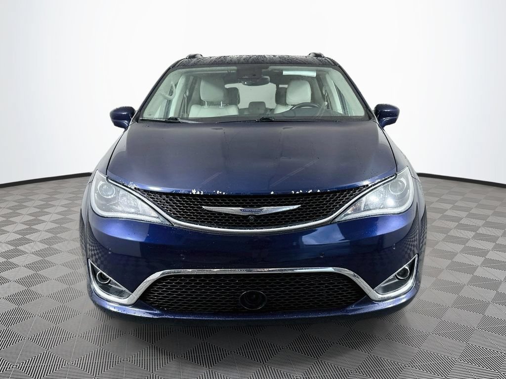 Used 2017 Chrysler Pacifica Touring-L Plus w/ Advanced Safetytec Group FWD image 3