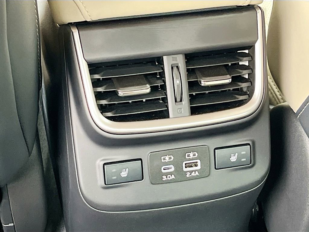 Used 2024 Subaru Legacy Limited image 27