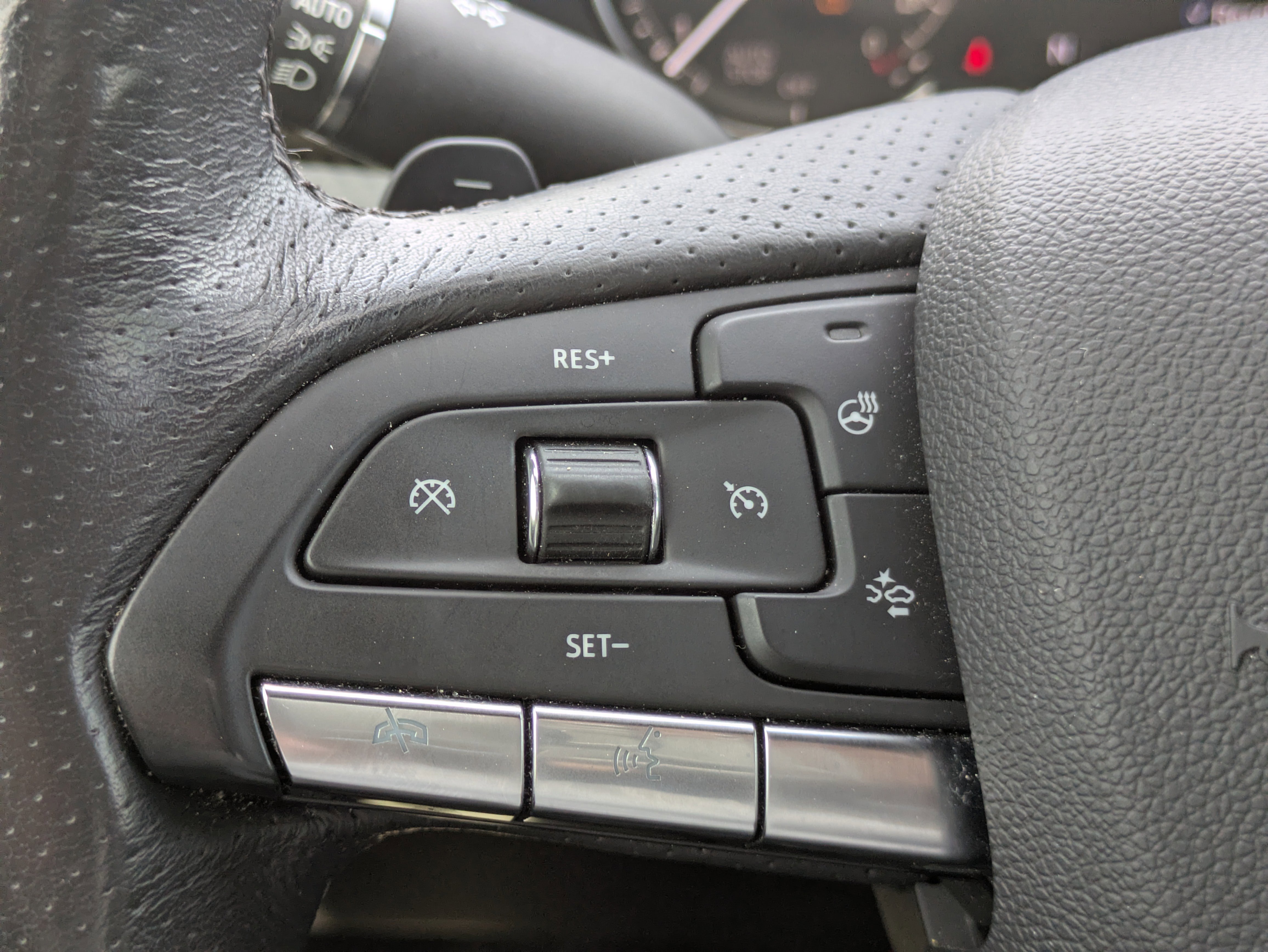 Used 2023 Cadillac XT4 Sport w/ Cold Weather Package image 16