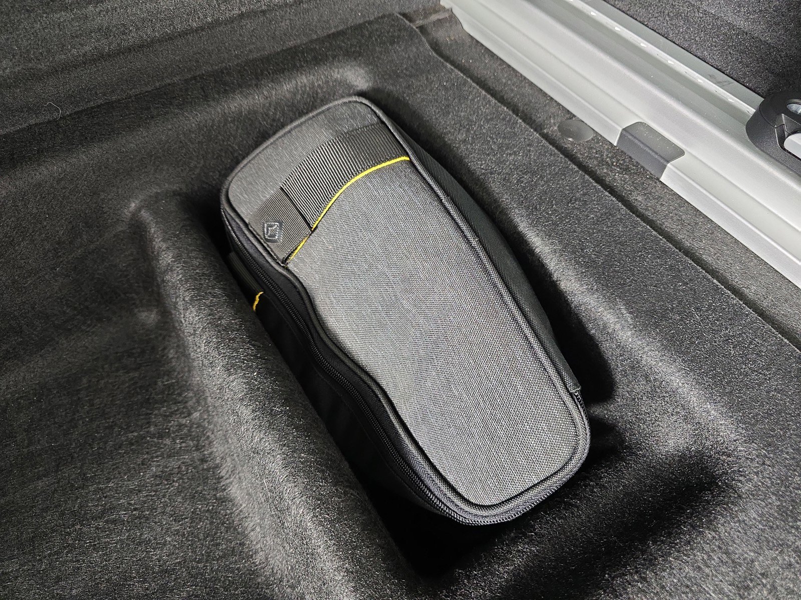 Used 2022 Rivian R1S Launch Edition image 34