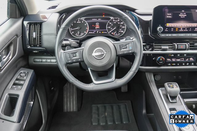 Used 2025 Nissan Pathfinder SV image 22