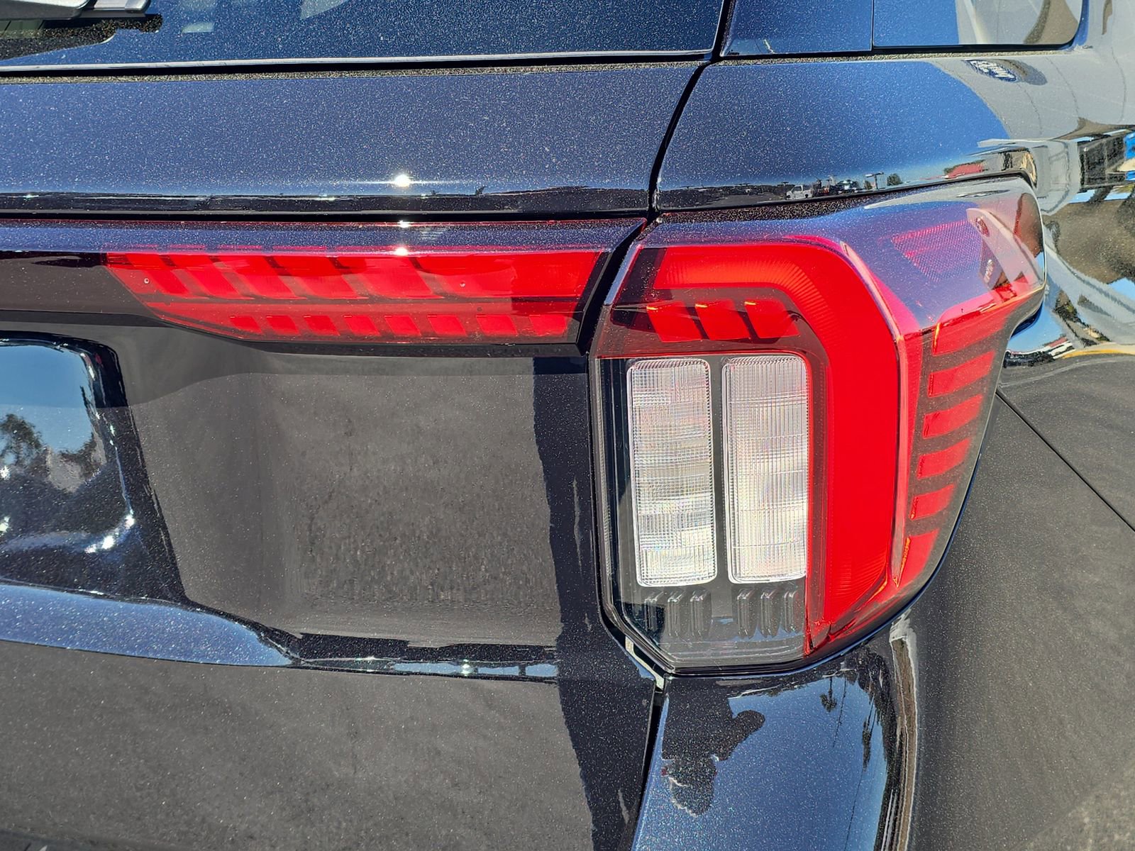 New 2026 Ford Explorer Active w/ Active Comfort Package RWD image 6
