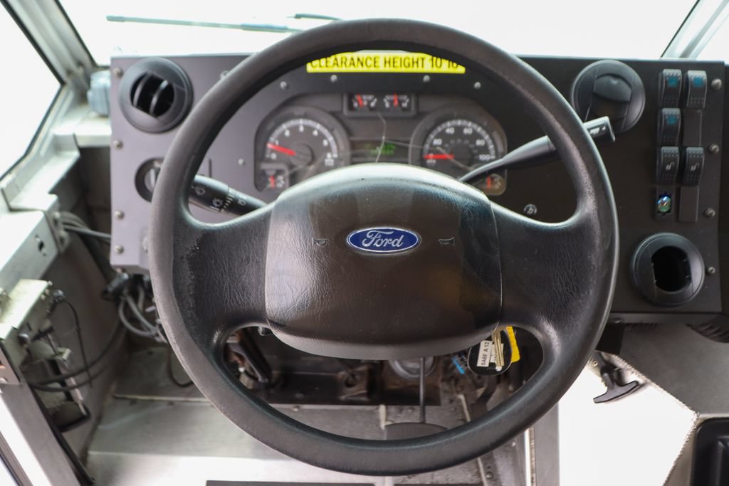Used 2019 Ford E-450 and Econoline 450 Super Duty RWD image 22