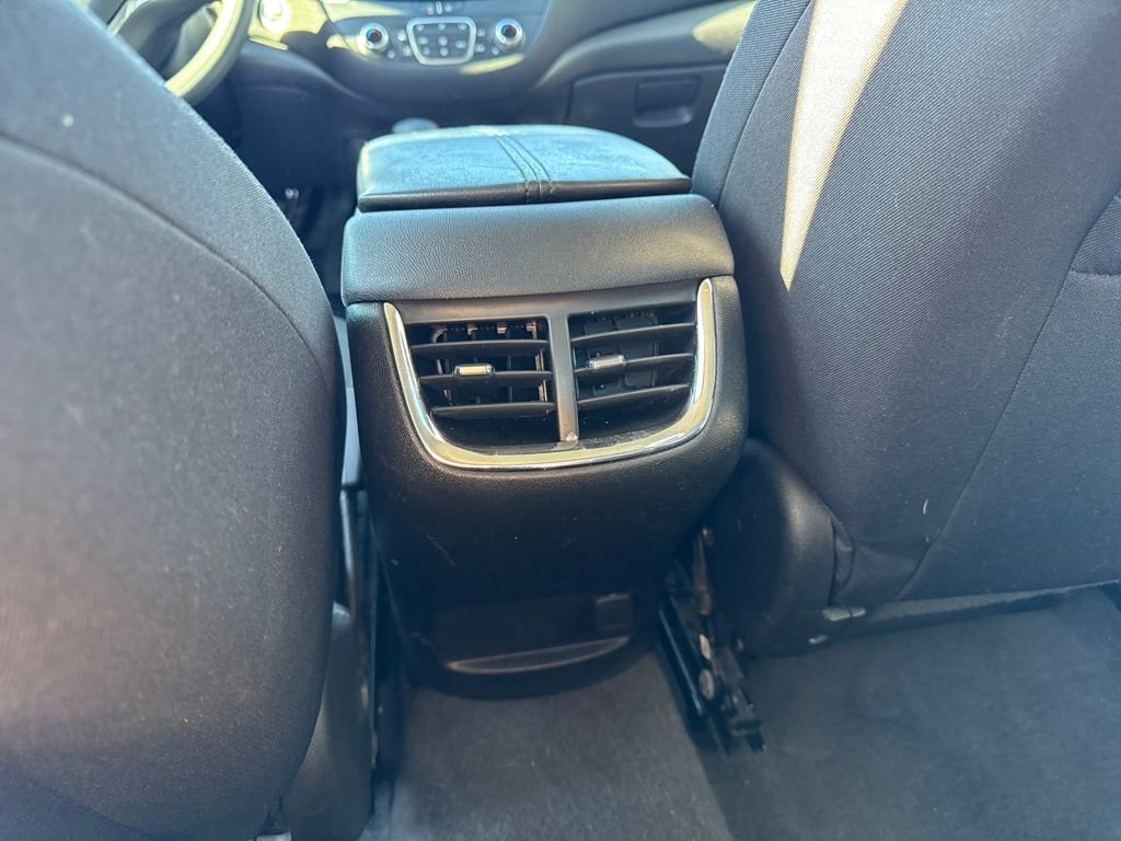 Used 2022 Chevrolet Malibu LT image 37