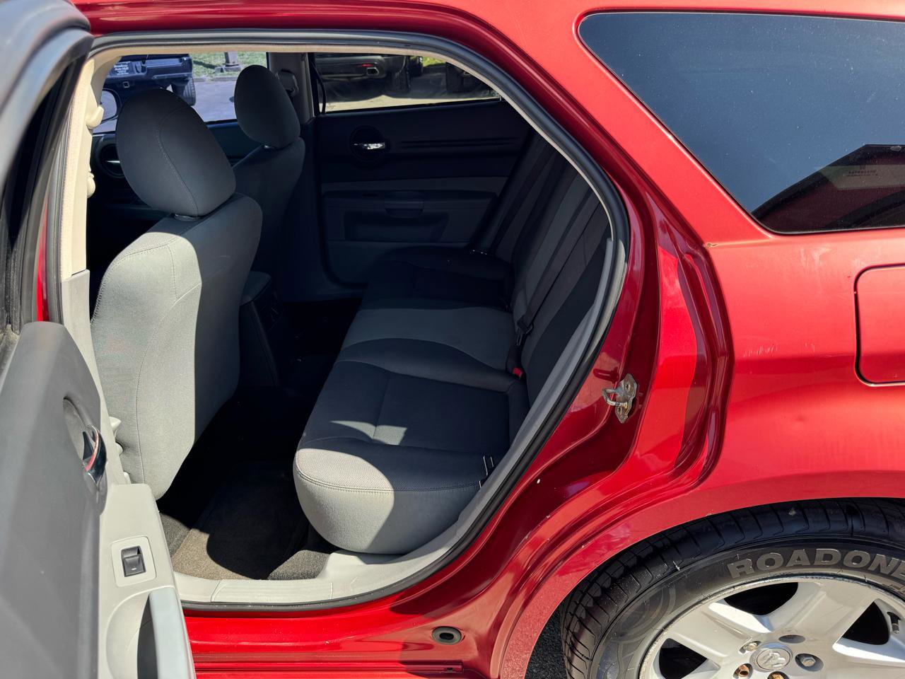 Used 2005 Dodge Magnum SE RWD image 11