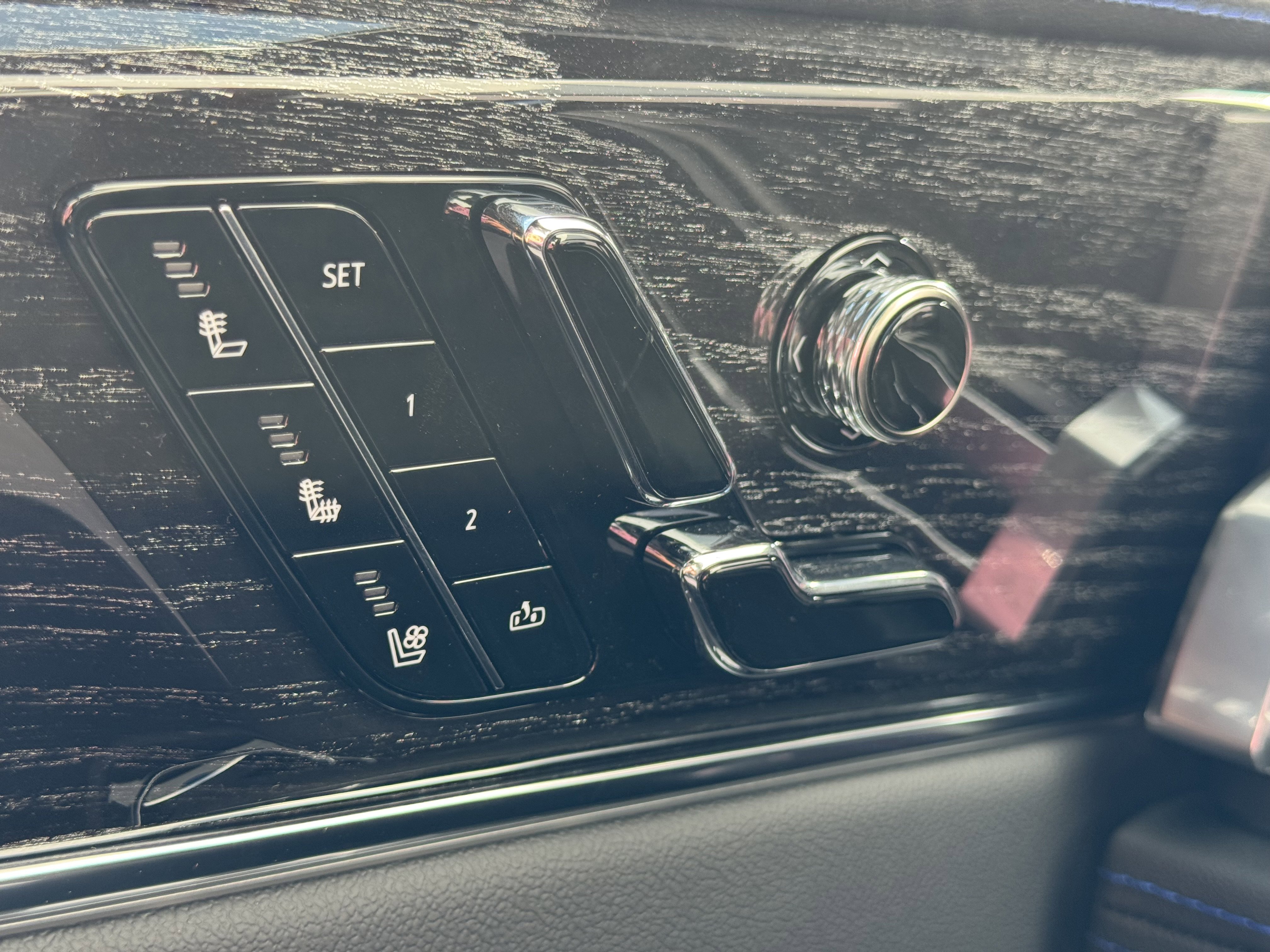 New 2025 Cadillac Escalade IQ Sport 1 w/ Smart Trailering package image 32