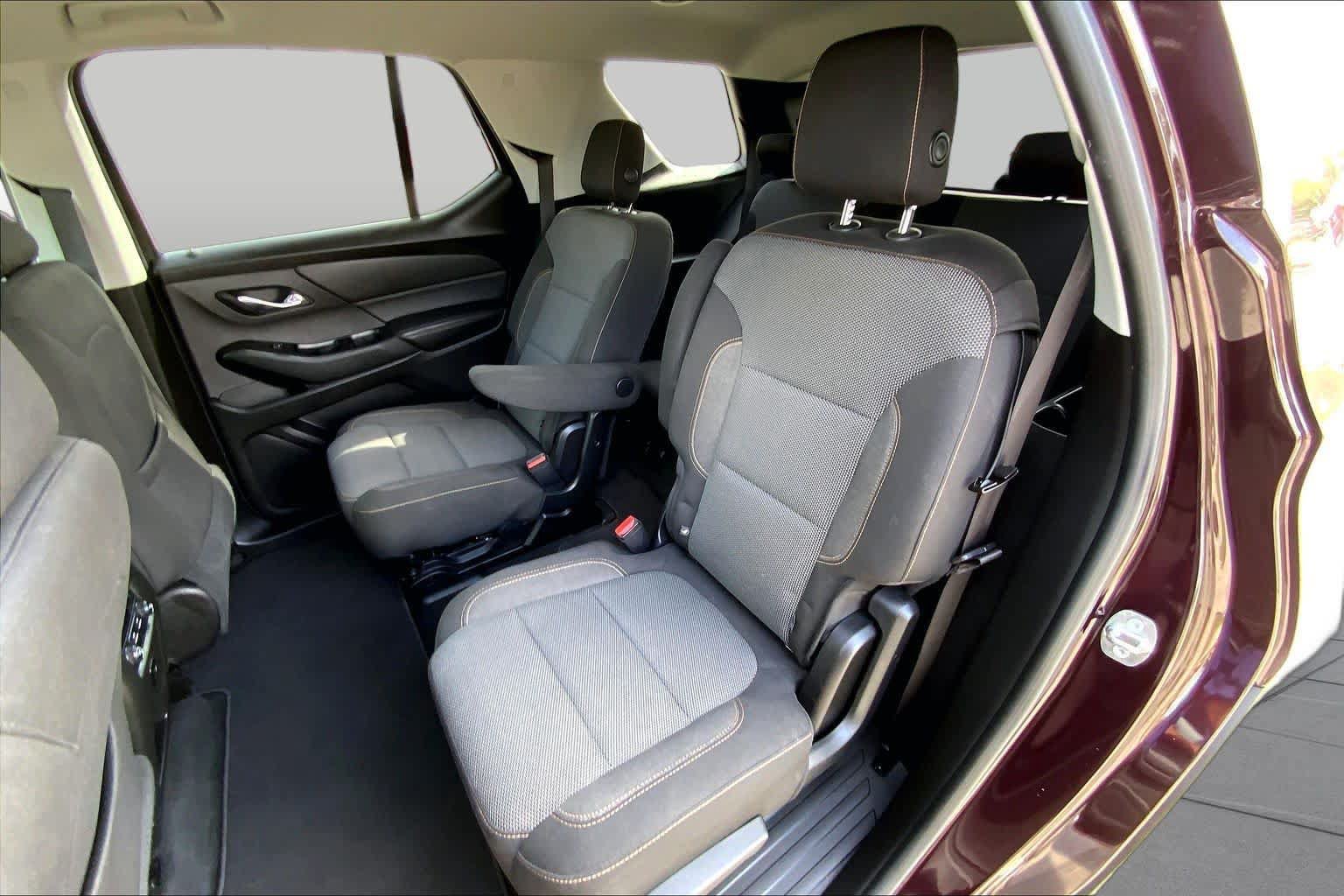 Used 2018 Chevrolet Traverse LT FWD image 20