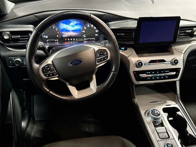 Used 2022 Ford Explorer XLT image 19