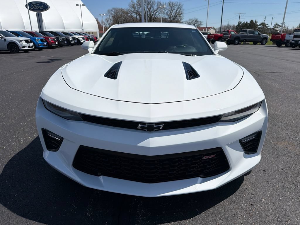 Used 2018 Chevrolet Camaro SS RWD image 8