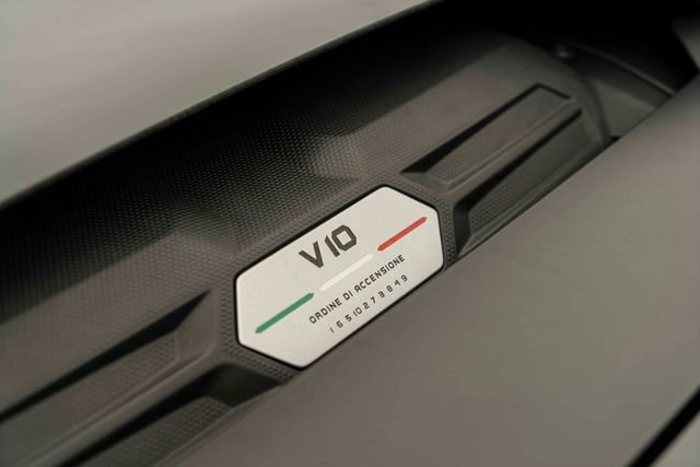 Used 2020 Lamborghini Huracan EVO image 33